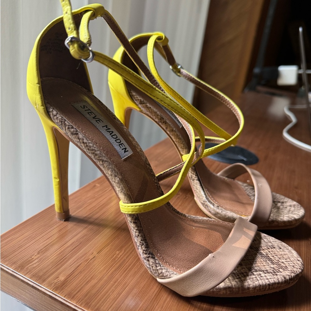 Steve Madden beige and yellow stiletto sandals sz 7